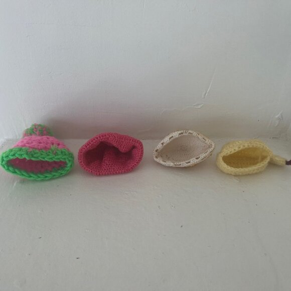 Lot of 4 Four Vintage Knit Doll Hats Cloche Pompom Duckling Crochet Beanie - Picture 3 of 9